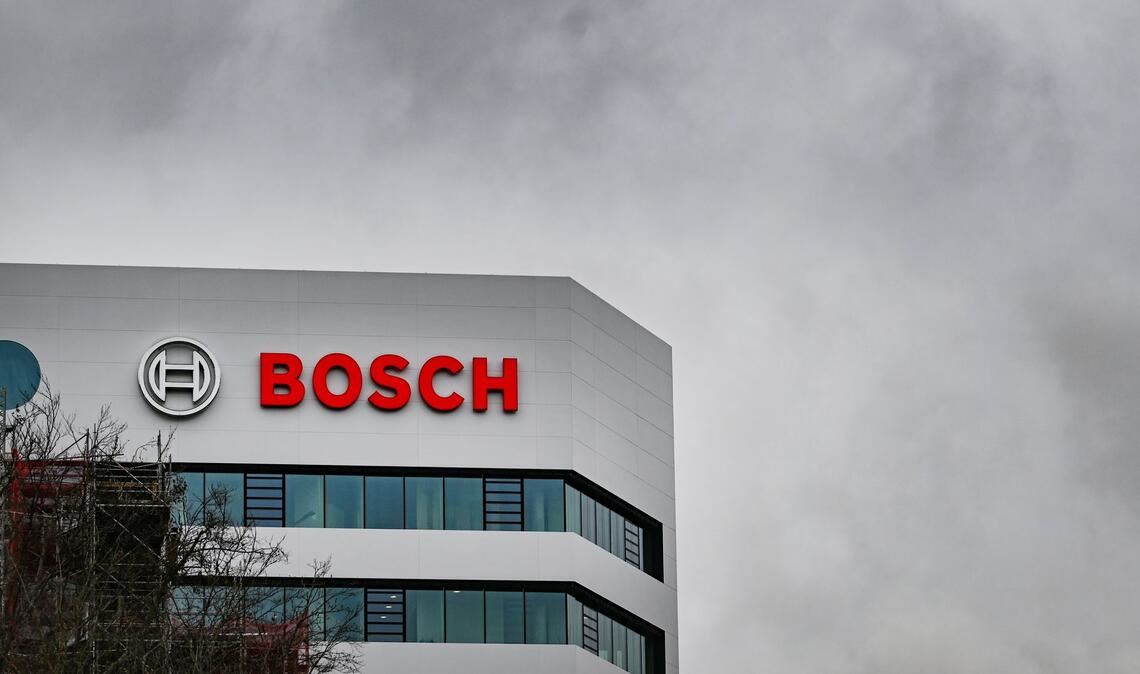 Bosch-Firmenzentrale bei Stuttgart – auch der Weltmarktführer spürt den Druck der Transformation. (Archivbild)