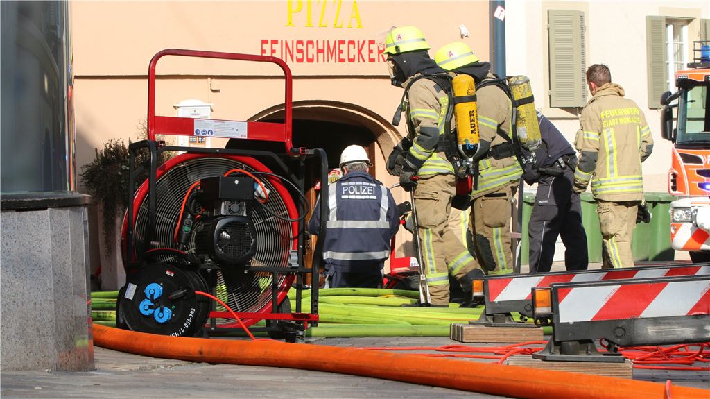 Brand in der Hofstraße in Dürrmenz (Foto: Mammel)