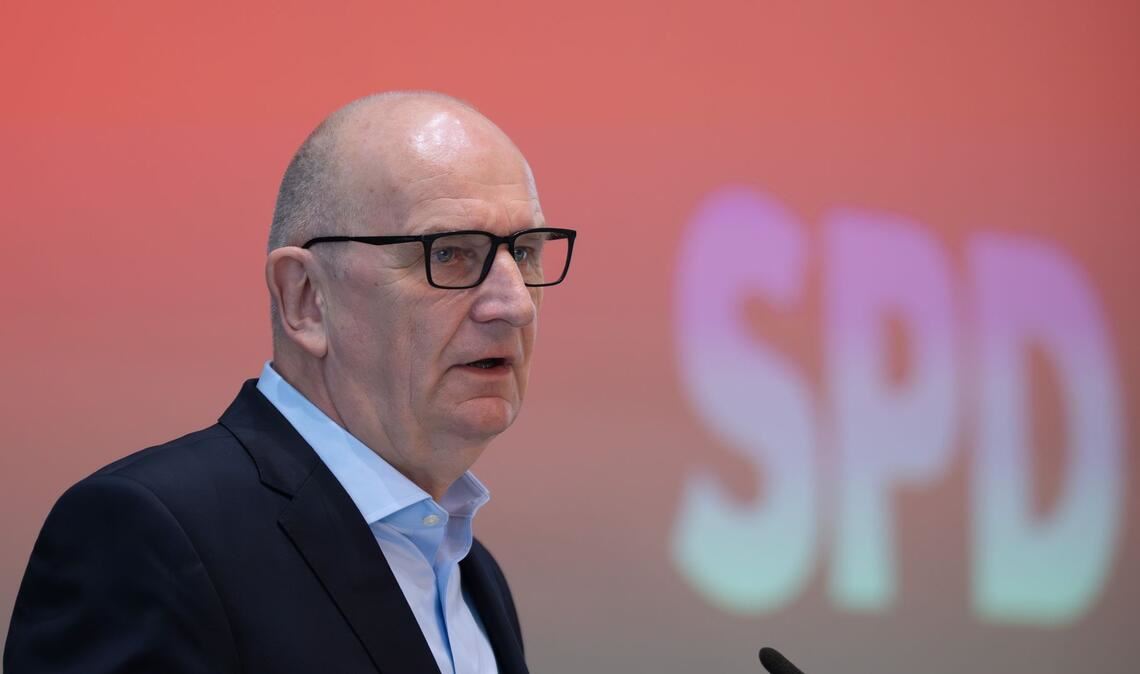 Brandenburgs Ministerpräsident Dietmar Woidke warb auf dem SPD-Parteitag um Zustimmung für den Koalitionsvertrag mit der CDU .