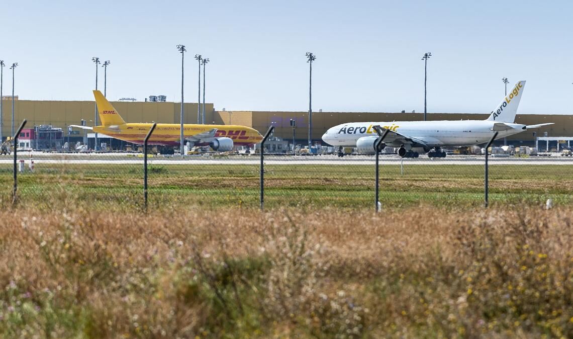 Brandsätze in Paketen, die in Europa aufgegeben wurden, ließen bei den Sicherheitsbehörden die Alarmglocken schrillen. (Symbolbild)