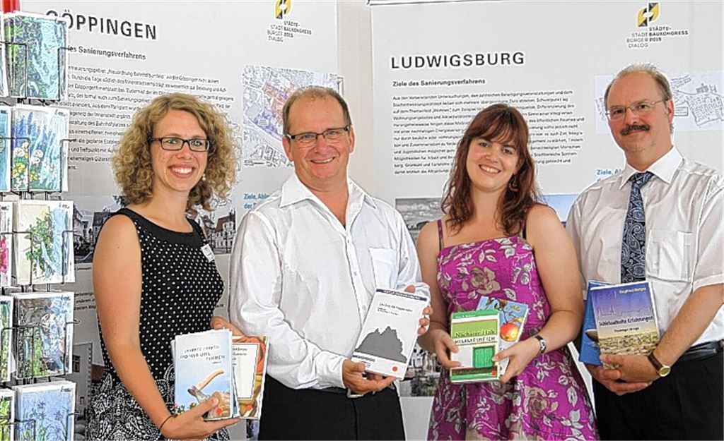 Bücher und städtebauliche Veränderungen treffen bei der neuen Ausstellungsperiode im Treffpunkt Baden-Württemberg in den Enzgärten zusammen.