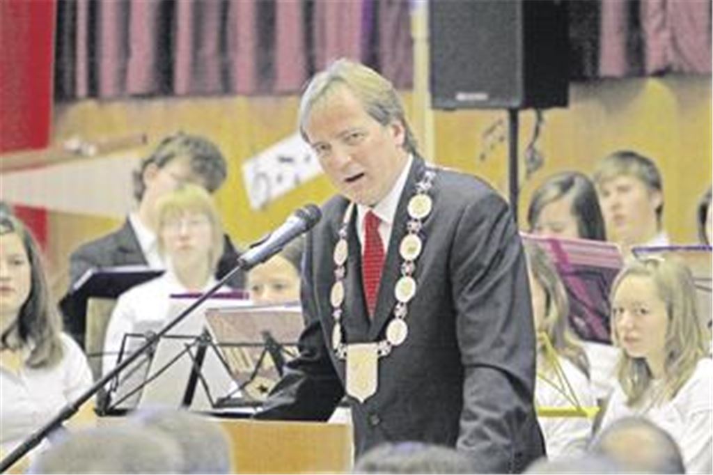 Bürgermeister Heinz-Peter Hopp sieht sich beim Neujahrsempfang unter anderem für sein Warten in Sachen Werkrealschule bestätigt. Fotos: Hansen