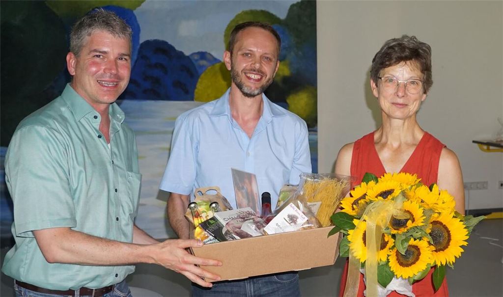 Bürgermeister Matthias Enz (li.), Kämmerer Florian Wessinger und Rektorin Monika Becker. Foto: Bastian