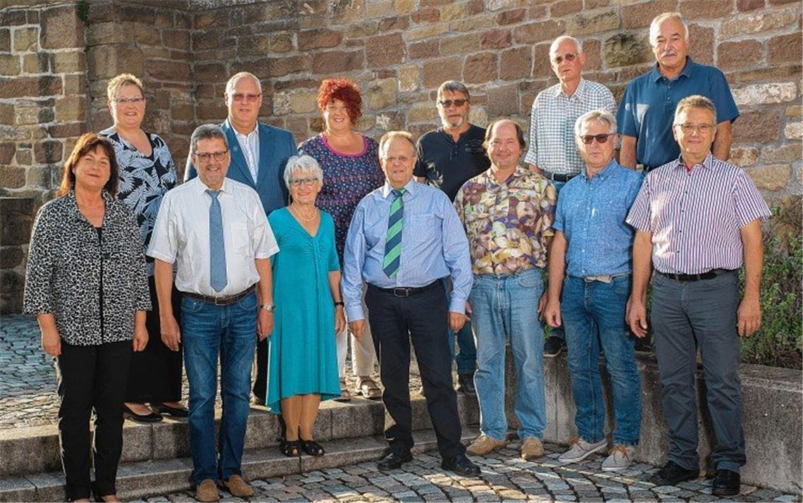 Schultes Henle verpflichtet neuen Gemeinderat