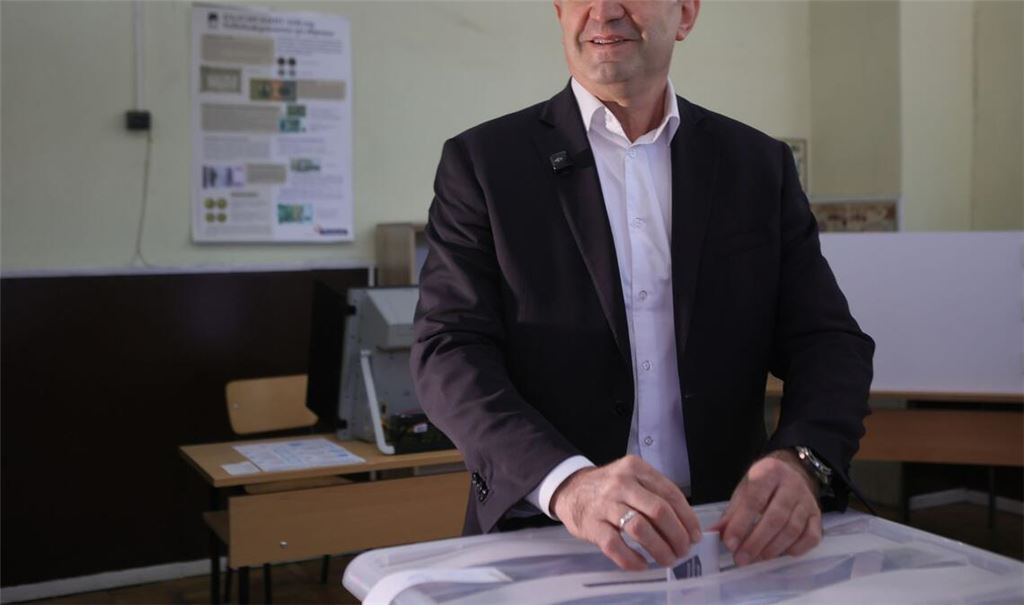Bulgariens Ex-Präsident Radew steht mit seinem Bündnis vor einem deutlichen Sieg.