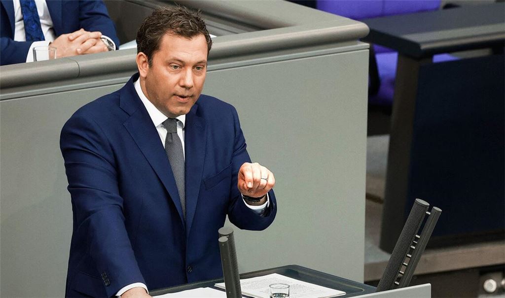 Bundesfinanzminister Lars Klingbeil hat eine Steuererhöhung vorgeschlagen.