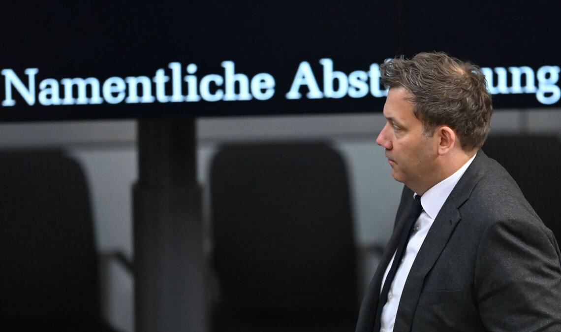 Bundesfinanzminister Lars Klingbeil verzichtet für die Entlastungsprämie auf Steuereinnahmen.