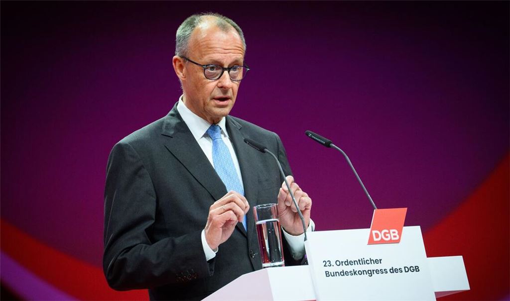 Bundeskanzler Friedrich Merz (CDU) spricht beim 23. Ordentlichen Bundeskongress des Deutschen Gewerkschaftsbundes.