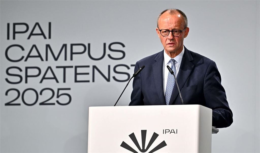Bundeskanzler  Friedrich Merz beim  Spatenstichs zum IPAI-Campus in Heilbronn