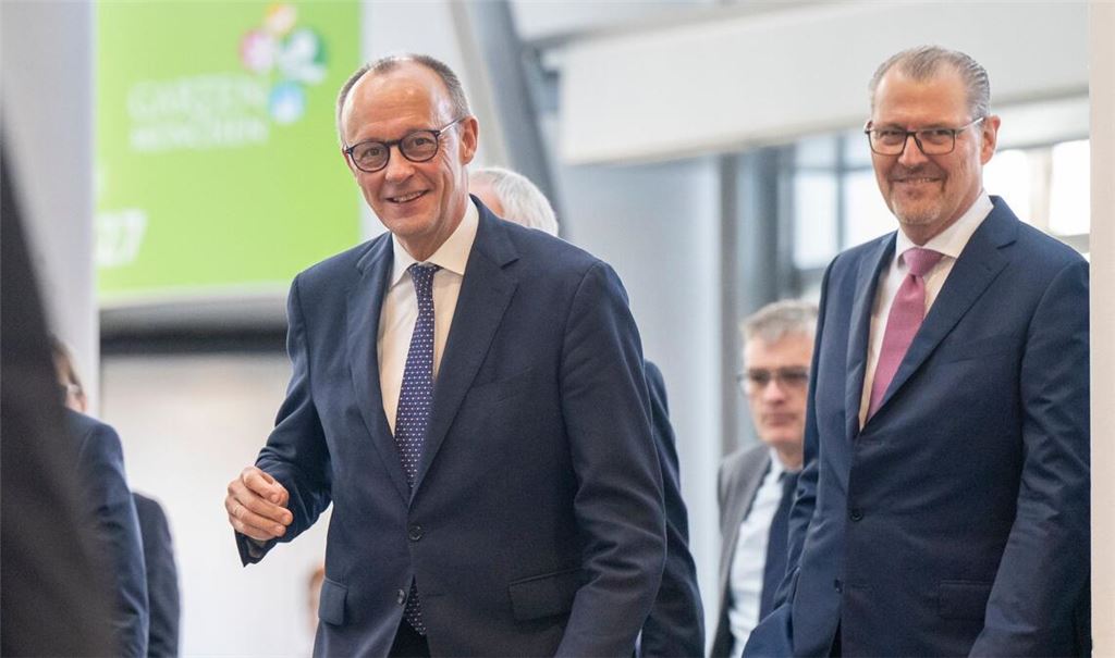 Bundeskanzler Friedrich Merz blieb nach dem Spitzengespräch mit der Wirtschaft in Sachen Tankrabatt zurückhaltend.