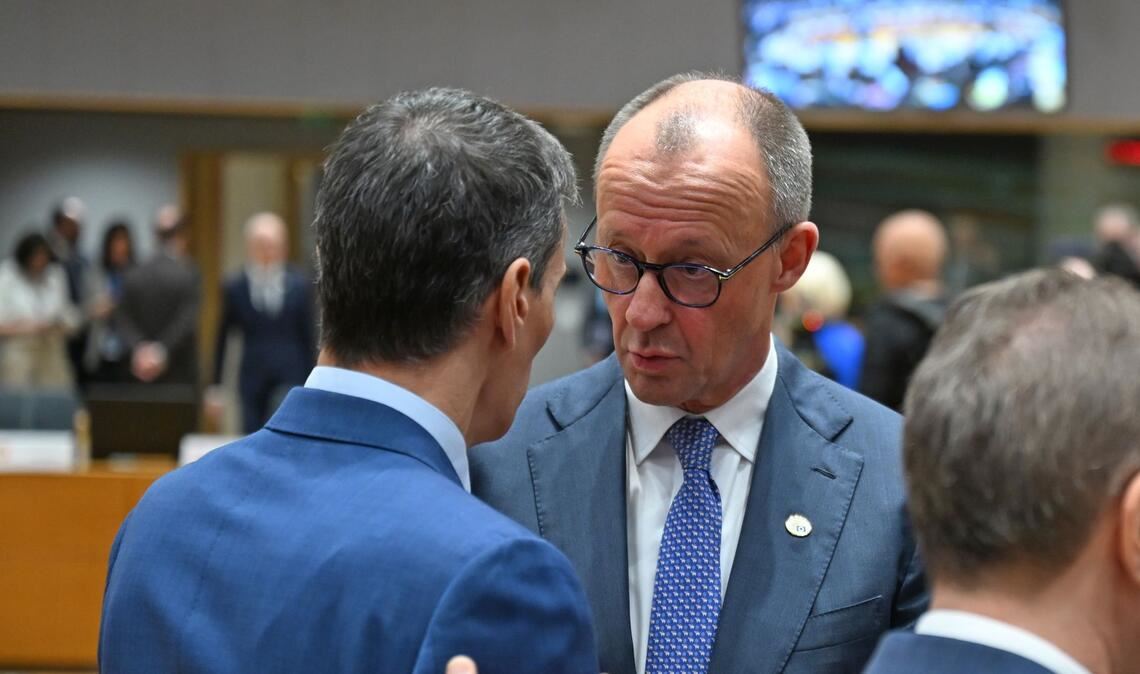 Bundeskanzler Friedrich Merz und seine Kolleginnen und Kollegen fanden keine Strategie gegen die Blockade Orbans.