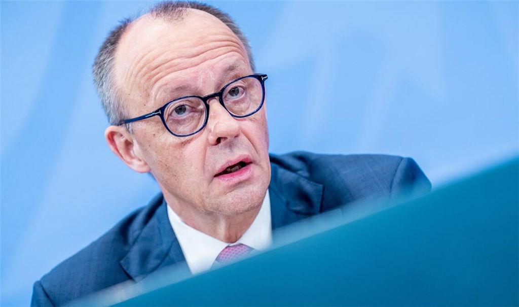 Bundeskanzler Friedrich Merz zeigt sich erleichtert über den Wahlausgang in Ungarn.