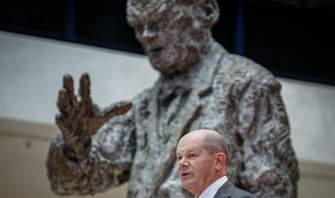 Bundeskanzler Olaf Scholz (SPD) hat zum 160. Geburtstag seiner Partei im Willy-Brandt-Haus gesprochen.
