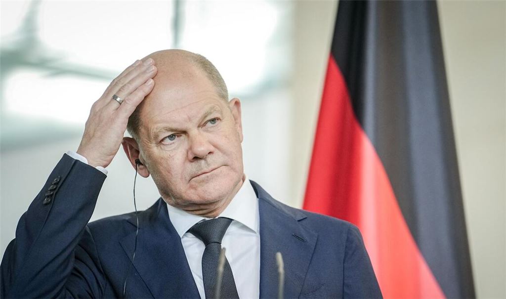 Bundeskanzler Olaf Scholz wurde bei dem Zwischenfall nicht verletzt.