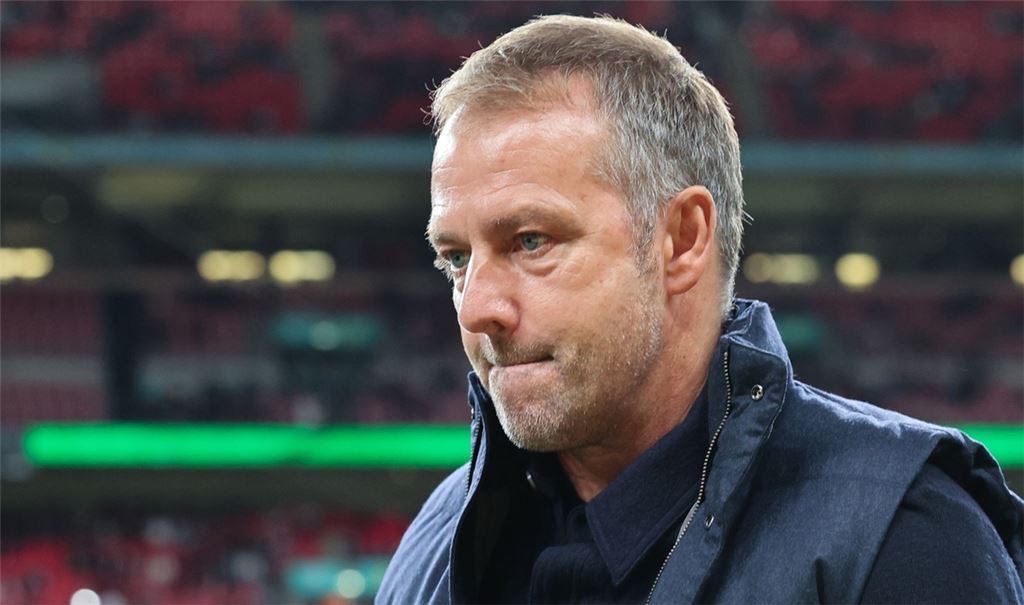 Bundestrainer Hansi Flick muss sich Gedanken machen und Ersatz suchen.