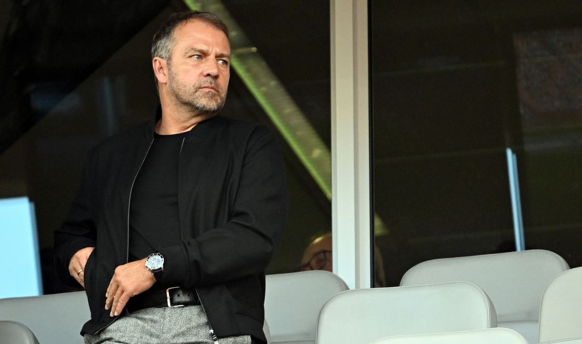 Bundestrainer Hansi Flick zu Besuch im Stadion.