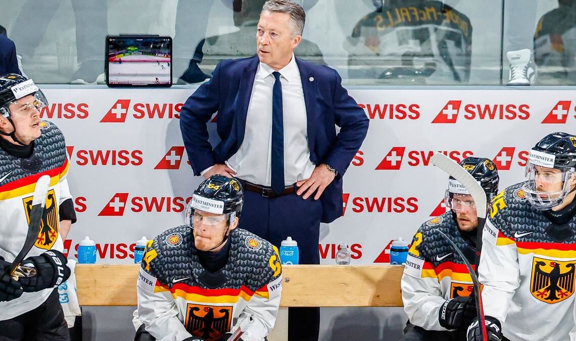 Bundestrainer Harold Kreis und seine Mannschaft enttäuschen bislang bei der WM in der Schweiz.