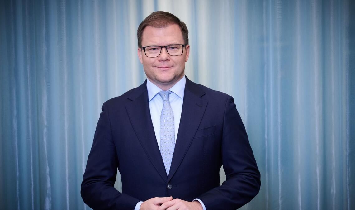 Bundesumweltminister Carsten Schneider setzt sich für ein Verbot von E-Zigaretten ein.