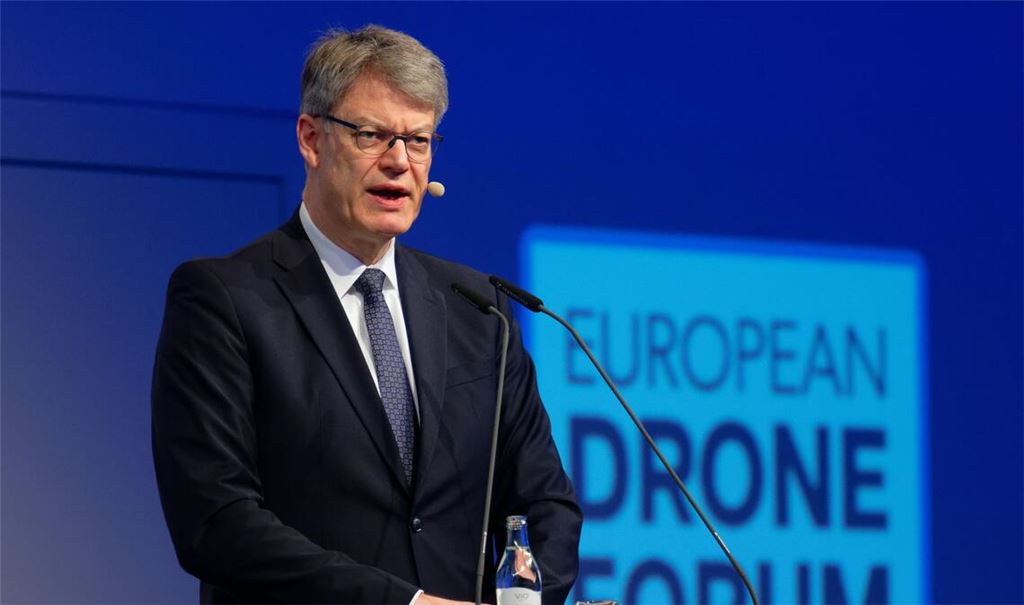 Bundesverkehrsminister Patrick Schnieder (CDU) möchte bald einen Gesetzentwurf zum Drohneneinsatz vorlegen.