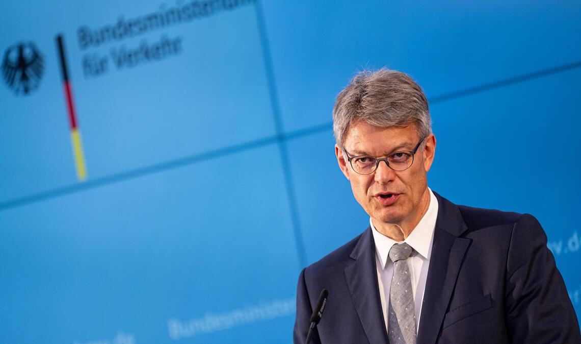 Bundesverkehrsminister Schnieder ist zuversichtlich, bald einen neuen Bahnchef beziehungsweise eine neue Bahnchefin präsentieren zu können.