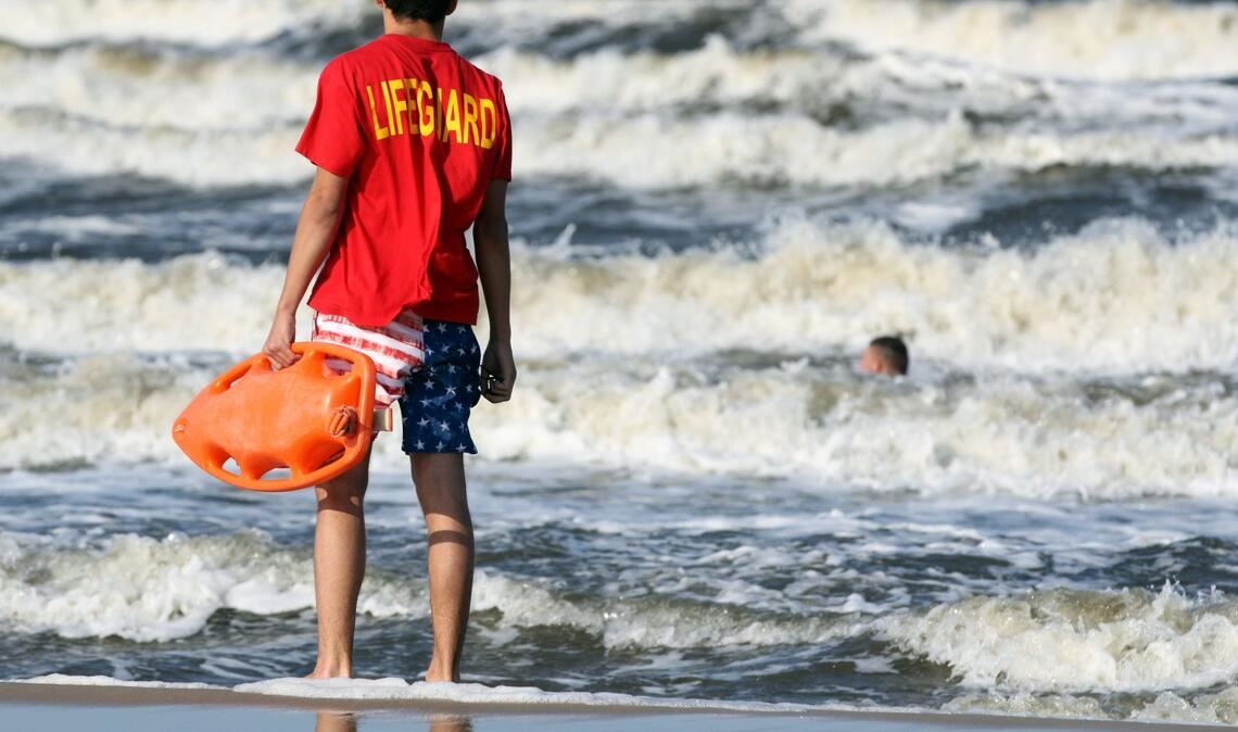 Bundesweit sind im vergangenen Jahr 393 Menschen bei Badeunfällen gestorben - 18 weniger als ein Jahr zuvor. (Symbolbild)