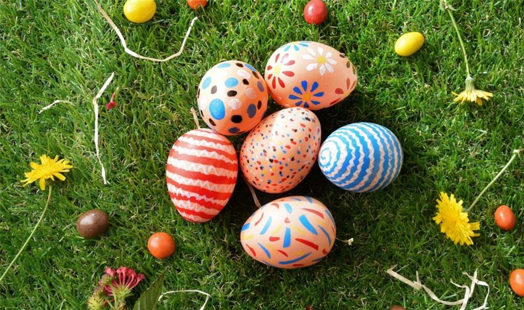 Bunt gefärbte oder bemalte Ostereier gehören für viele einfach zum Osterfest dazu.
