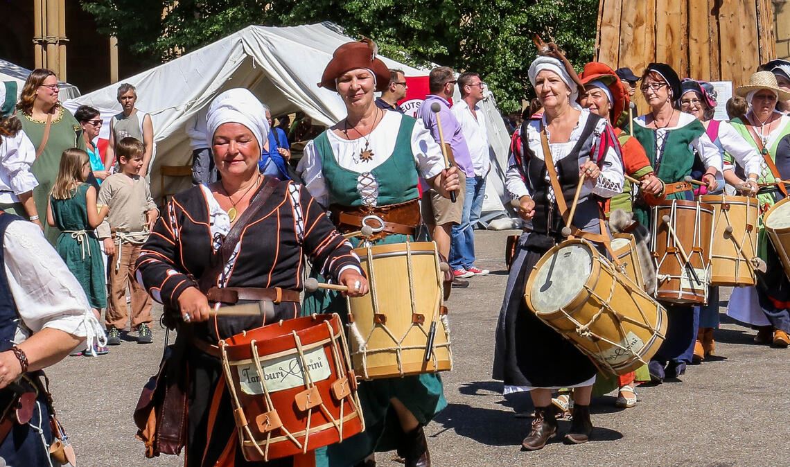 Bunte Bilder wie diese, die im Rahmen des Klosterfests zu sehen sind, würden vielen Menschen fehlen. Der organisierende Verein hat einen Umbruch vor sich.  Foto: Archiv