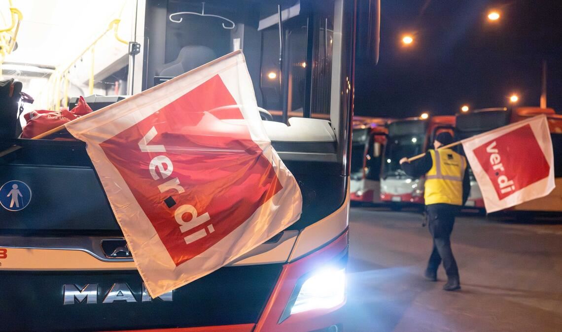 Busfahrer im Warnstreik - Verdi hat zur Arbeitsniederlegung aufgerufen.