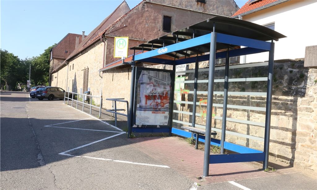 Bushaltestelle „Schule“ wird barrierefrei umgebaut und nicht verlegt. Foto: Goertz