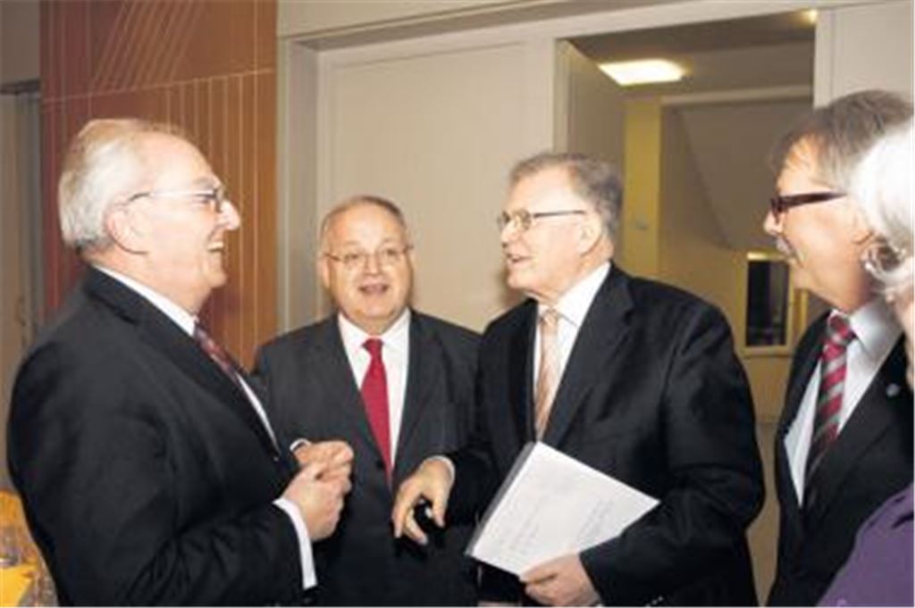 CDU-Politiker-Treffen (v. li.): Landtagsabgeordneter Winfried Scheuermann, Günter Bächle, der für den Landtag kandidieren möchte, und der frühere Ministerpräsident Erwin Teufel. Foto: Tilo Keller
