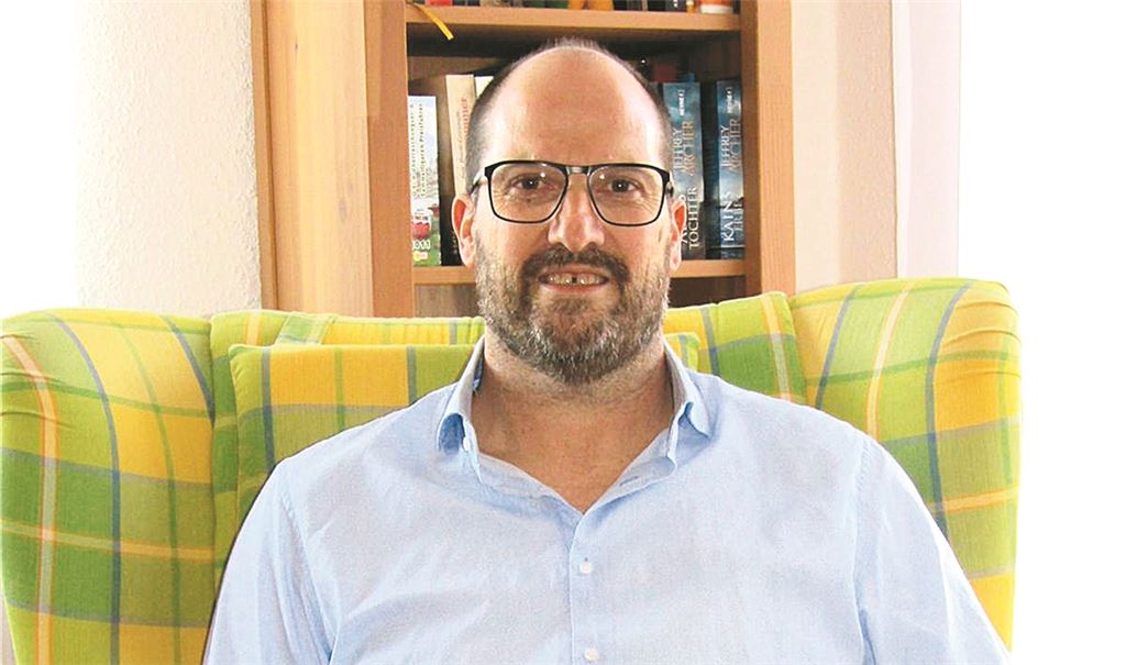 Carsten Höpfler, Krimiautor aus Ötisheim-Schönenberg, beschäftigt sich in seinen Büchern mit bedrohlichen Szenarien, die von der Öffentlichkeit gar nicht so richtig wahrgenommen werden, uns jetzt aber mit der Coronakrise plötzlich mit voller Wucht treffen. Foto: privat