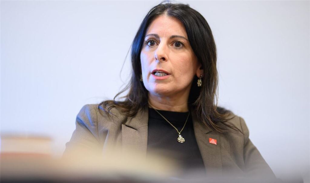 Cavallo will die Schließung von Autowerken verhindern – möglicherweise auch mit Hilfe der Rüstungsindustrie.