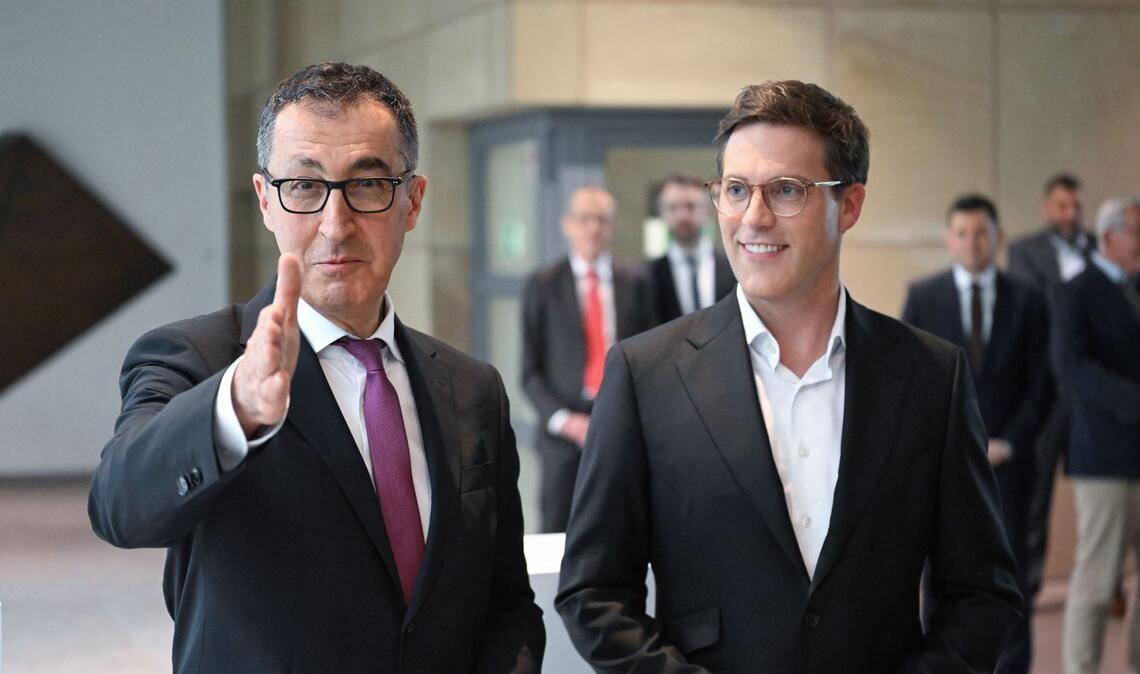 Cem Özdemir (li.) und Manuel Hagel   starten jetzt in die Koalitionsverhandlungen.