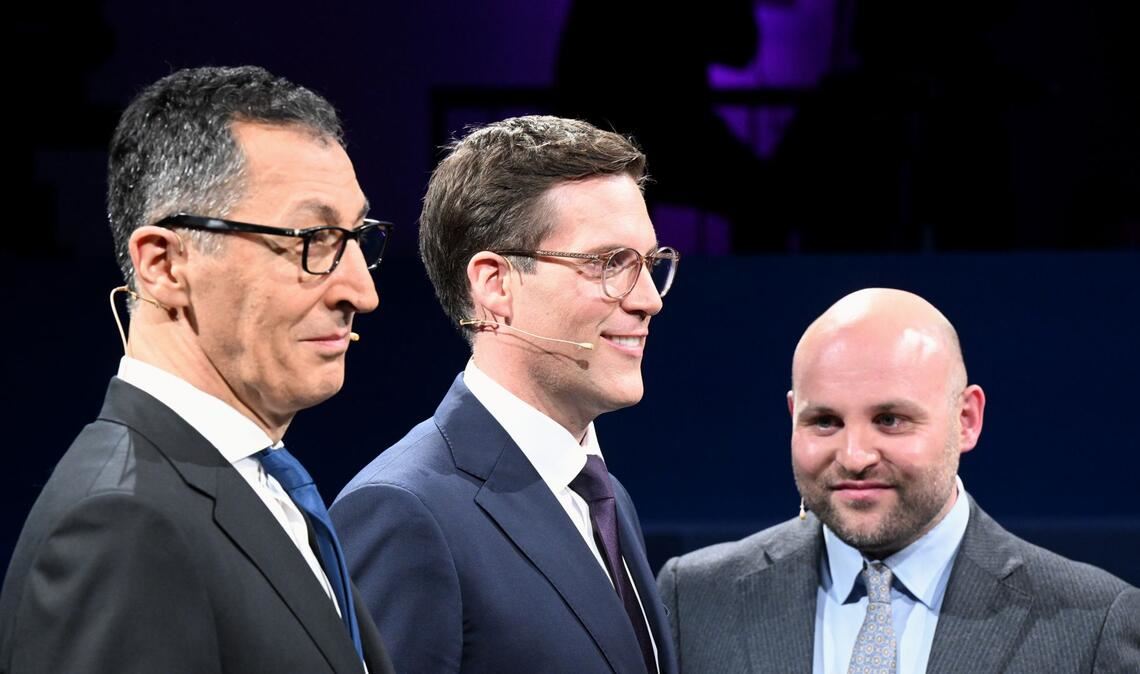 Cem Özdemir verteidigt am Dienstagabend im SWR-Triell den CDU-Spitzenkandidaten Manuel Hagel gegen den AfD-Spitzenkandidaten Markus Frohnmaier, als dieser ein Video aus dem Jahr 2018 thematisiert.