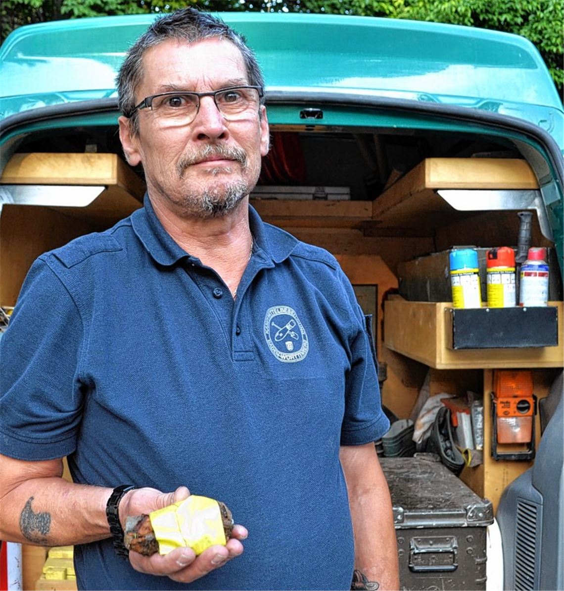 Kinder finden alte Handgranate