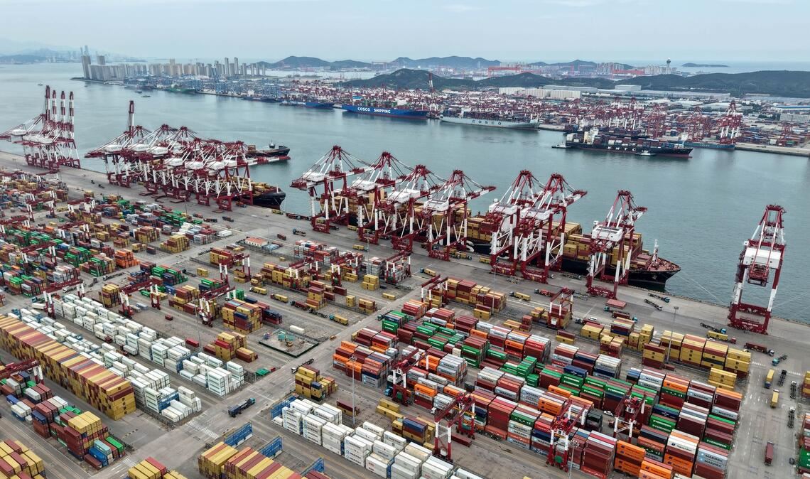 Chinas Wirtschaft verliert an Schwung. Die zweitgrößte Volkswirtschaft legte im dritten Quartal noch um 4,8 Prozent zu. (Archivbild)