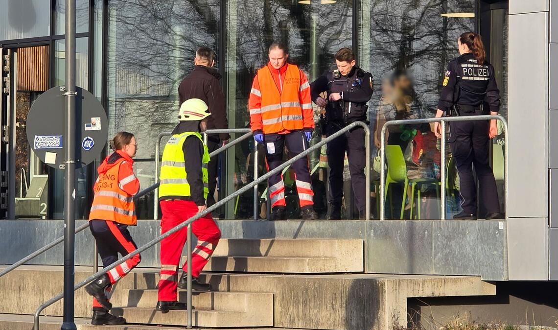 Chlorgas ist im Technikraum eines Schwimmbads in Stutensee ausgetreten. Mehrere Menschen wurden verletzt.