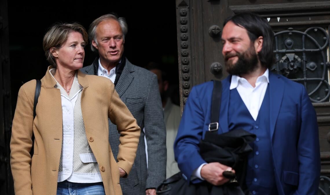 Christina Block, ihr Anwalt Ingo Bott (rechts), und Gerhard Delling. Rund 100 Verhandlungstage sind im Block-Prozess geplant.