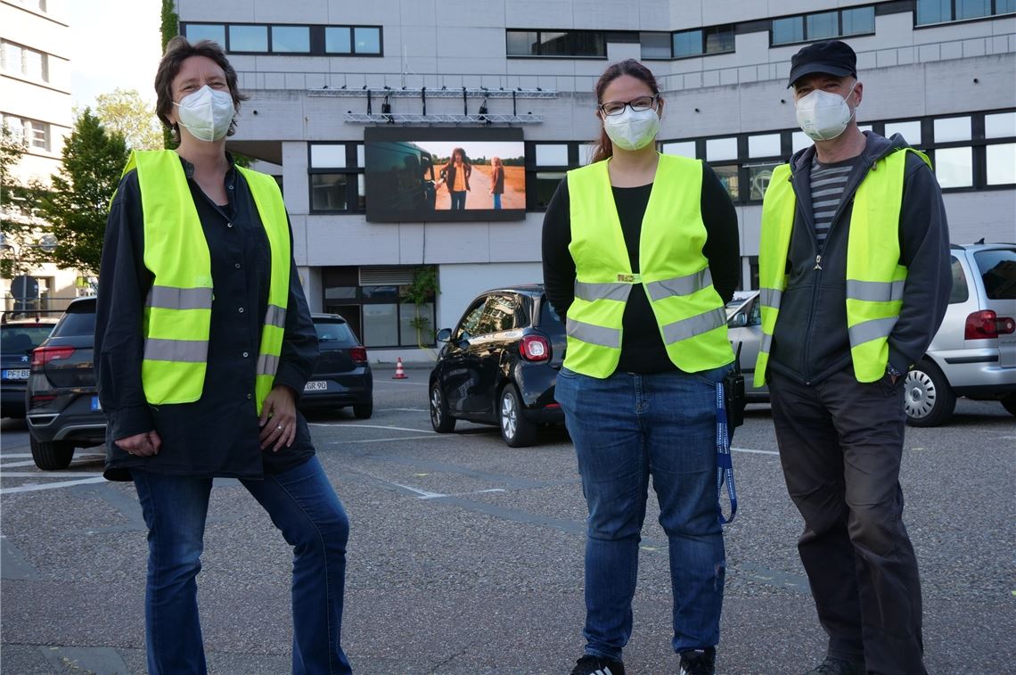 Christine Müh, Sarah Münzer und Frank Wettig haben in den letzten Tagen dafür gearbeitet, den Besuchern ein vergnügliches Kinoerlebnis zu bereiten. Foto: Friedrich