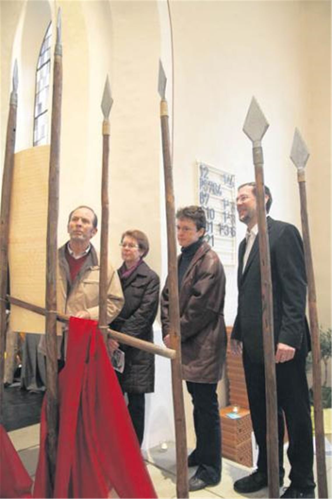 Christlicher Glaube zum Anschauen und Anfassen: Der mit Lanzen gespickte Weg symbolisiert den Verrat an Jesus und dessen Verhaftung. Foto: Hansen