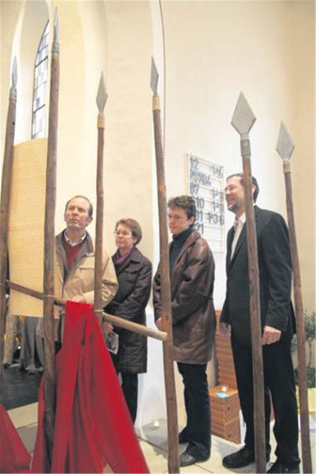 Christlicher Glaube zum Anschauen und Anfassen: Der mit Lanzen gespickte Weg symbolisiert den Verrat an Jesus und dessen Verhaftung. Foto: Hansen