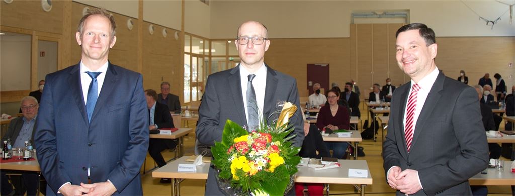 Christoph Hemberger (Mitte) bei seiner Wahl im März mit seinem Vorgänger Matthias Proske (li.) und dem Verbandsdirektor und Landtagsabgeordneten Klaus Mack. Archivfoto: Helbig