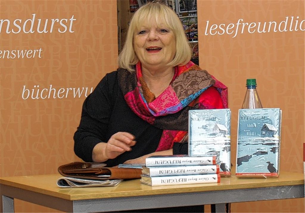 Claire Beyer bringt ihrem Publikum bei Buch Elser die Gefühlswelten ihrer Hauptfigur auf der Suche nach einem Refugium nahe. Foto: Filitz