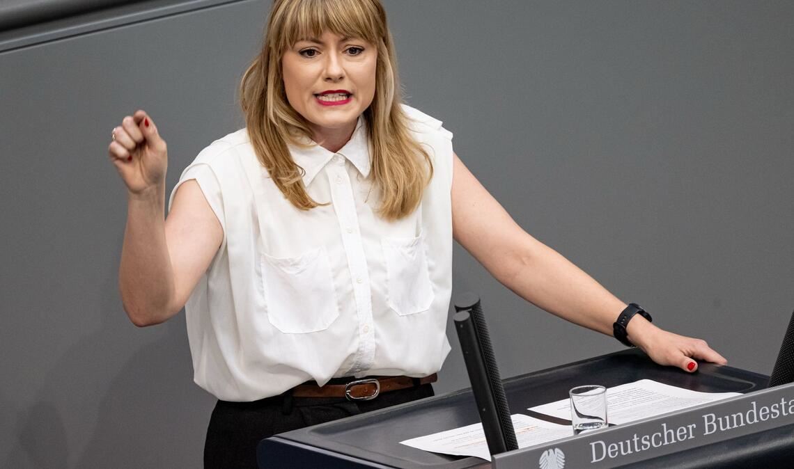 Clara Bünger (Linke) hält es für falsch, dass der Familiennachzug zu subsidiär Schutzberechtigten ausgesetzt ist. (Archivfoto)