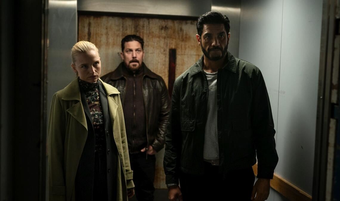 Clara Dessau als Tea, Dan Boie Kratfeldt als Niko und Afshin Firouzi als Miran in "Die Legende" (v.l.n.r.)