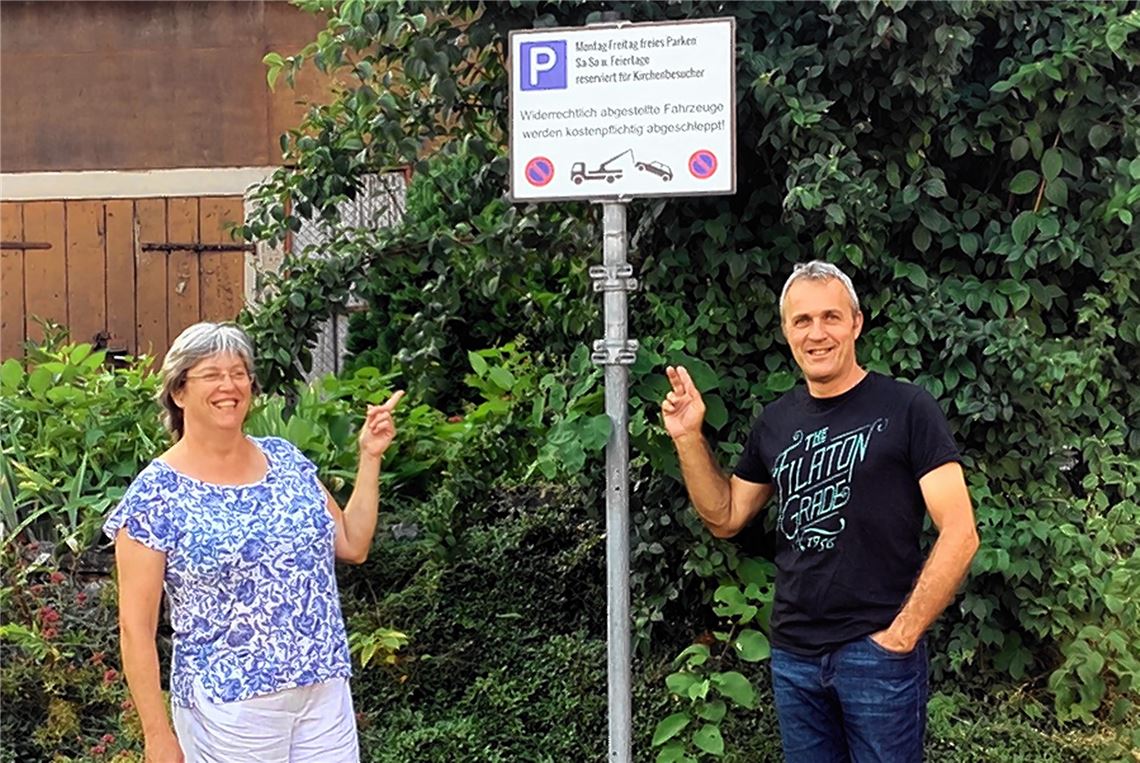 Claudia Bergmann von der Kirchengemeinde mit Stadtrat Ulrich Hagenbuch.privat