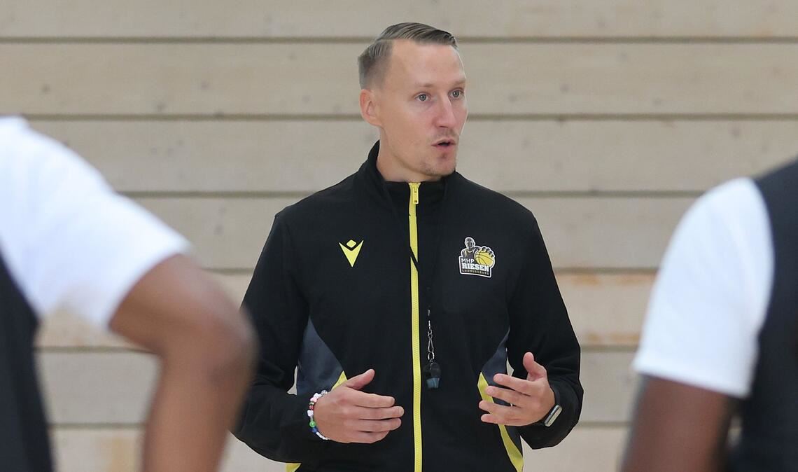 Coach Riipinen will in die Play-offs.