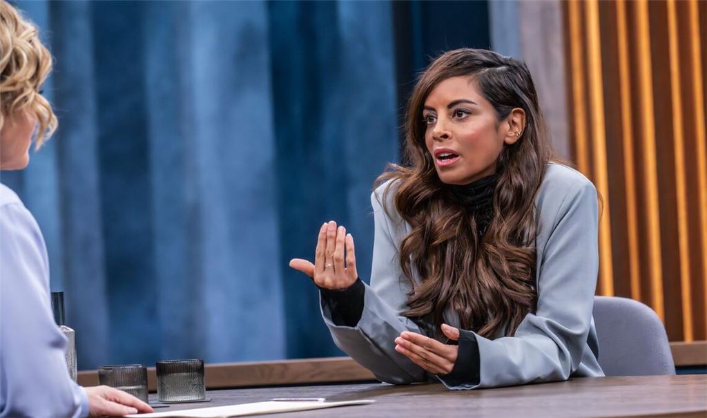 Collien Fernandes bei Caren Miosga.