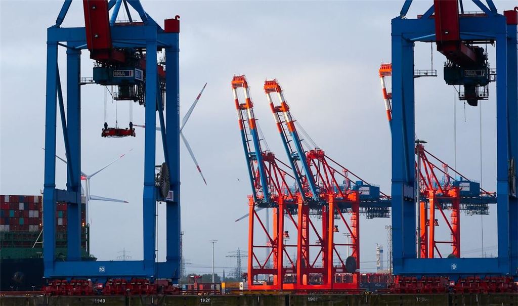 Containerbrücken am Containerterminal von Eurogate in Hamburg.