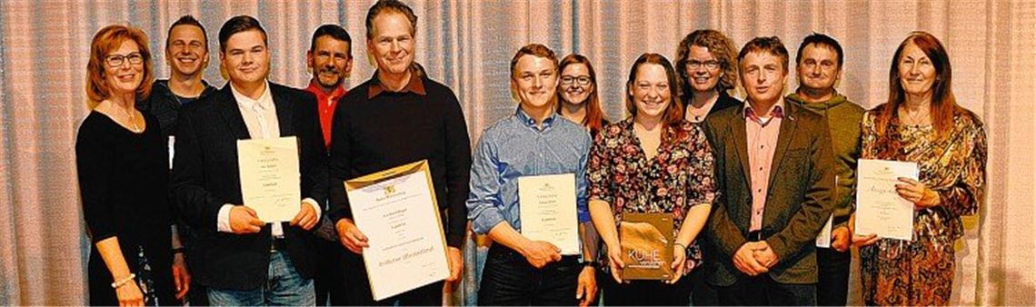Kompetent auf dem Hof und der Bühne Kompetent auf dem Hof und der Bühne